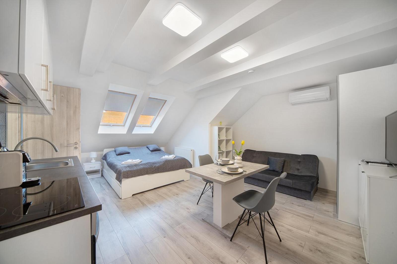 Agoston Apartman 1-2 - Lora,Marci Pécs Esterno foto